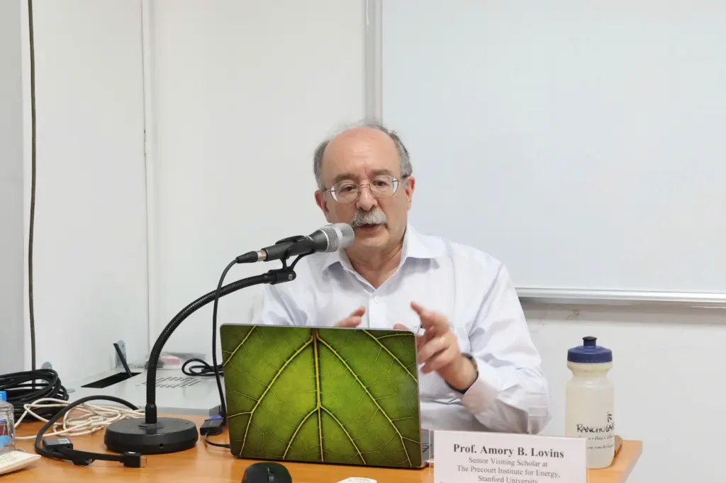 Chuyên gia năng lượng hàng đầu thế giới từ Đại học Stanford chia sẻ về “thiết kế tích hợp” tại ĐHQG-HCM - Gallery 2