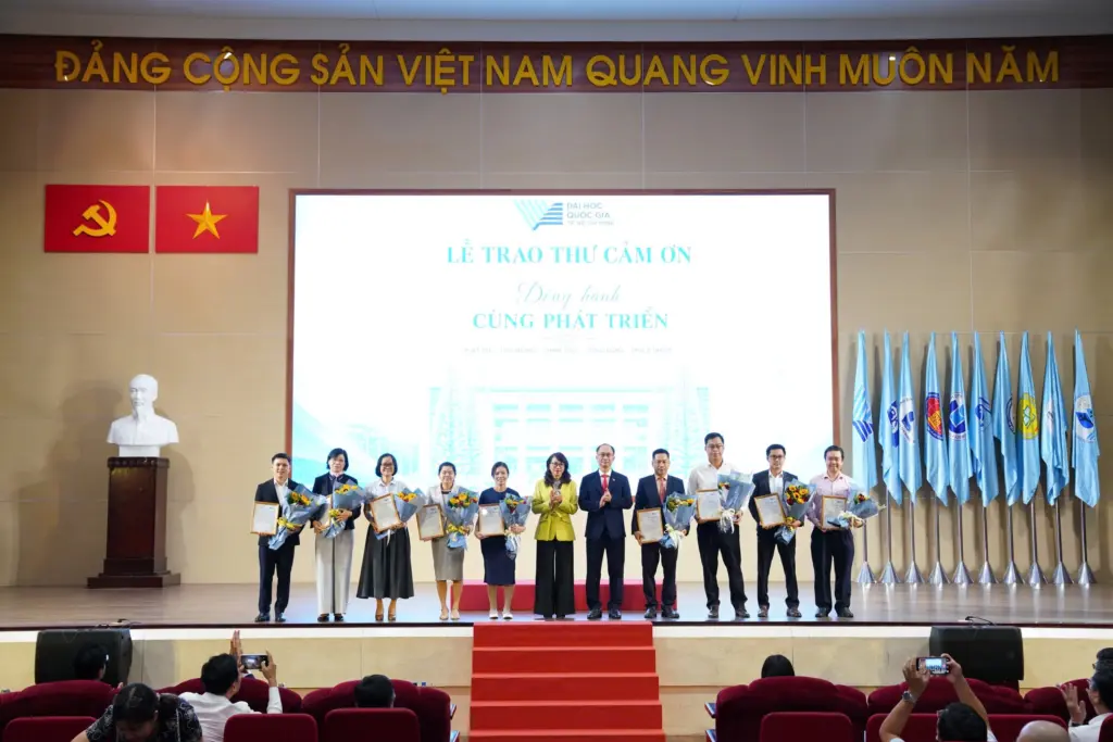 ĐHQG-HCM công bố định hướng chiến lược khoa học, công nghệ và đổi mới sáng tạo giai đoạn 2026-2030 - Gallery 4