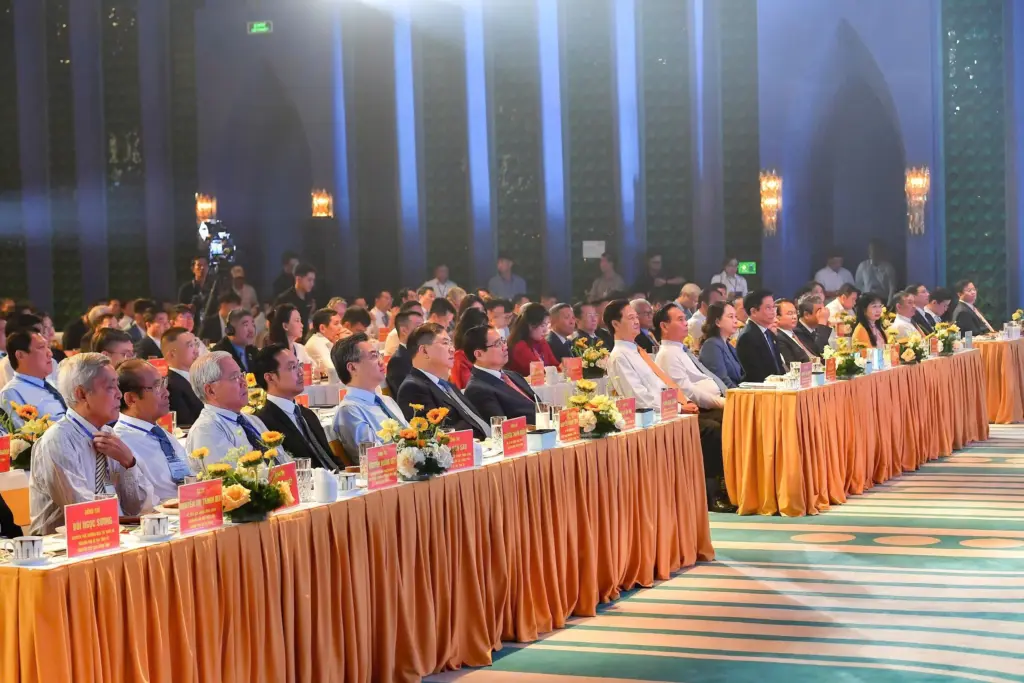 ĐHQG-HCM ký kết hợp tác chiến lược toàn diện cùng UBND tỉnh An Giang, thúc đẩy đào tạo, nghiên cứu và đổi mới sáng tạo - Gallery 2