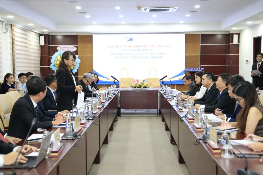 ĐHQG-HCM và Viện Pasteur TP.HCM hợp tác đẩy mạnh đào tạo, nghiên cứu và chăm sóc sức khỏe cộng đồng - Gallery 2