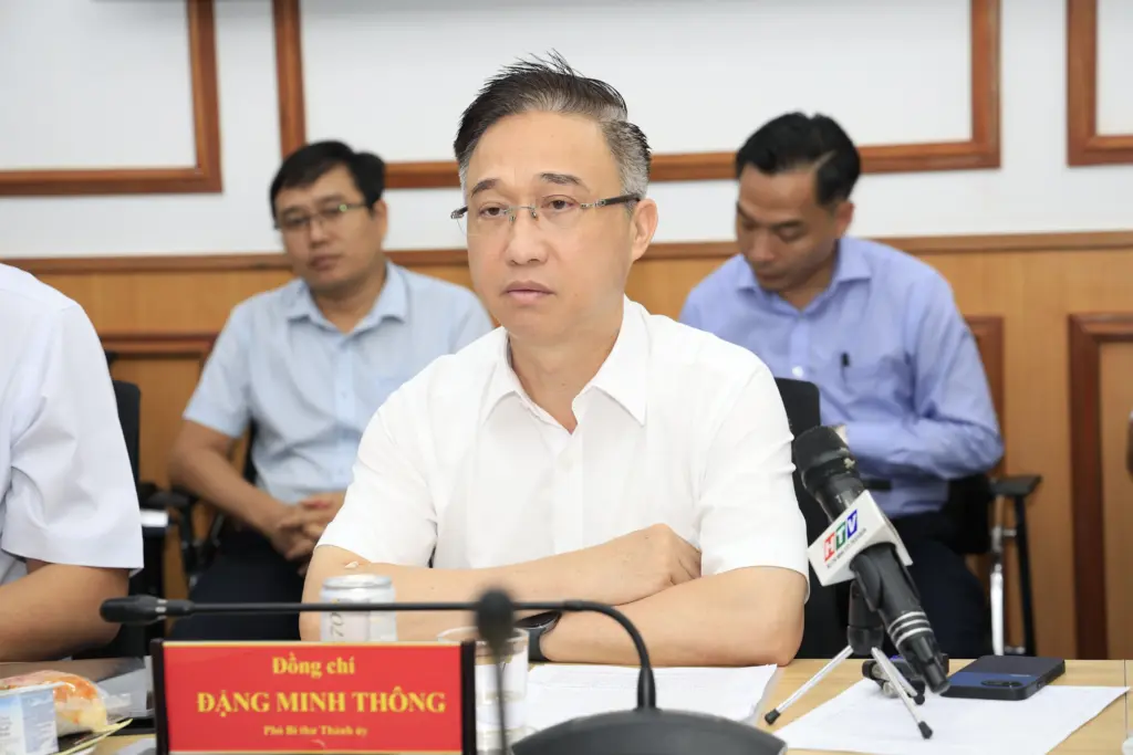 ĐHQG-HCM làm việc với Thành ủy TP.HCM về các nhiệm vụ khoa học, công nghệ và đổi mới sáng tạo - Gallery 4