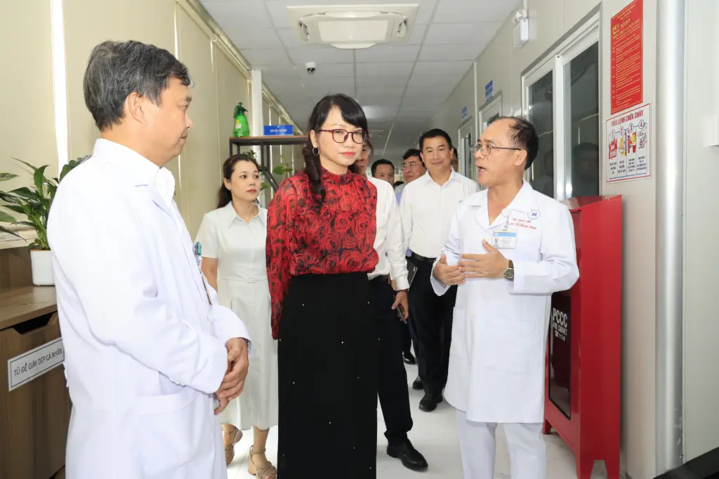 ĐHQG-HCM và Bệnh viện Thống Nhất thúc đẩy hợp tác nghiên cứu y sinh và ứng dụng công nghệ trong y tế - Gallery 2