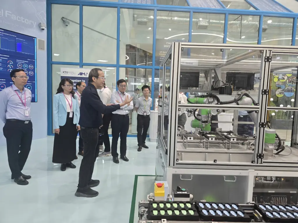ĐHQG-HCM khảo sát mô hình nghiên cứu, thương mại hóa công nghệ tại A*STAR, thúc đẩy triển khai VAMRC - Gallery 4