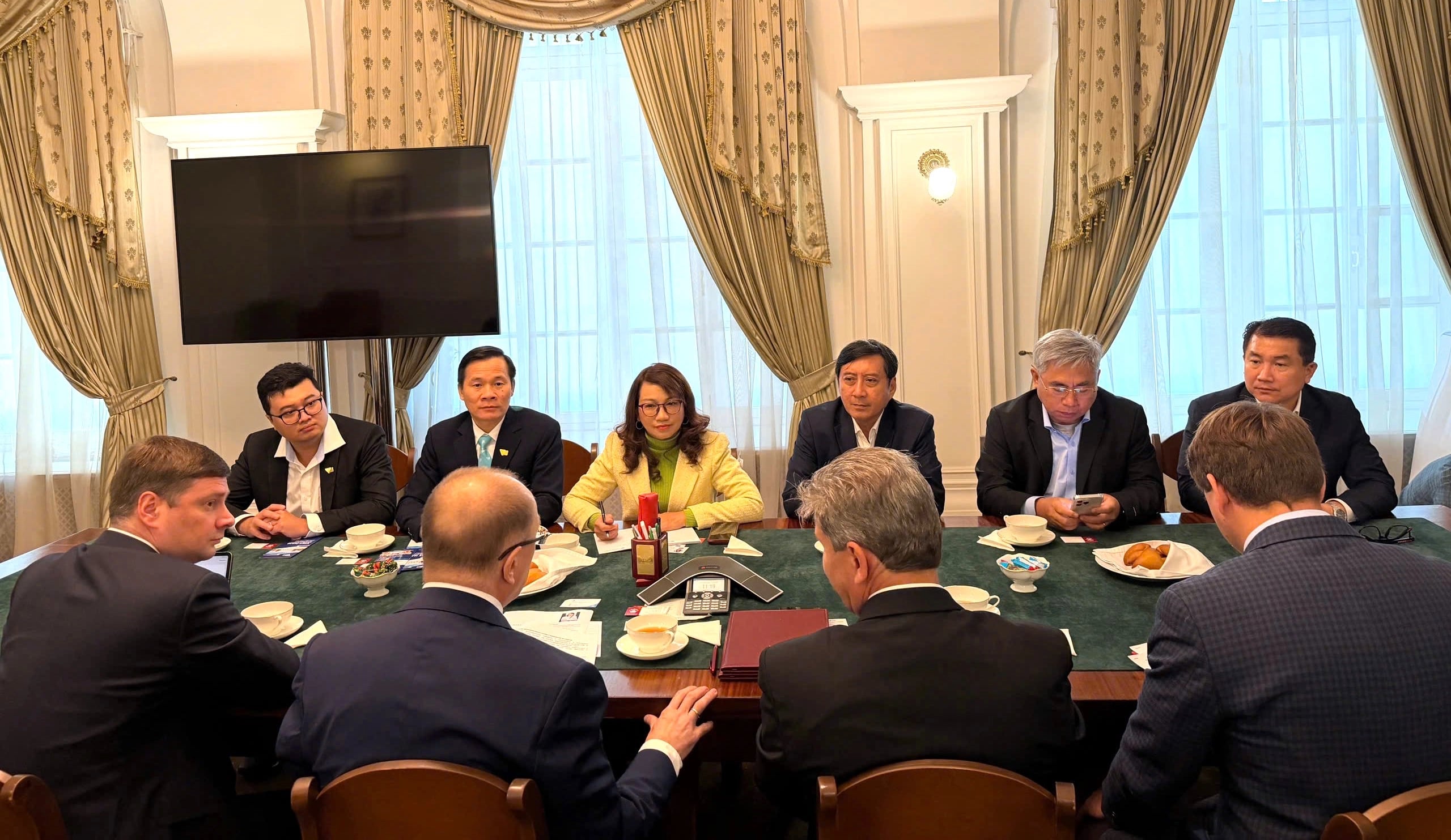 ĐHQG-HCM và ĐH Quốc gia Saint Petersburg (Liên bang Nga) thúc đẩy hợp tác trong các lĩnh vực công nghệ chiến lược - Gallery 4