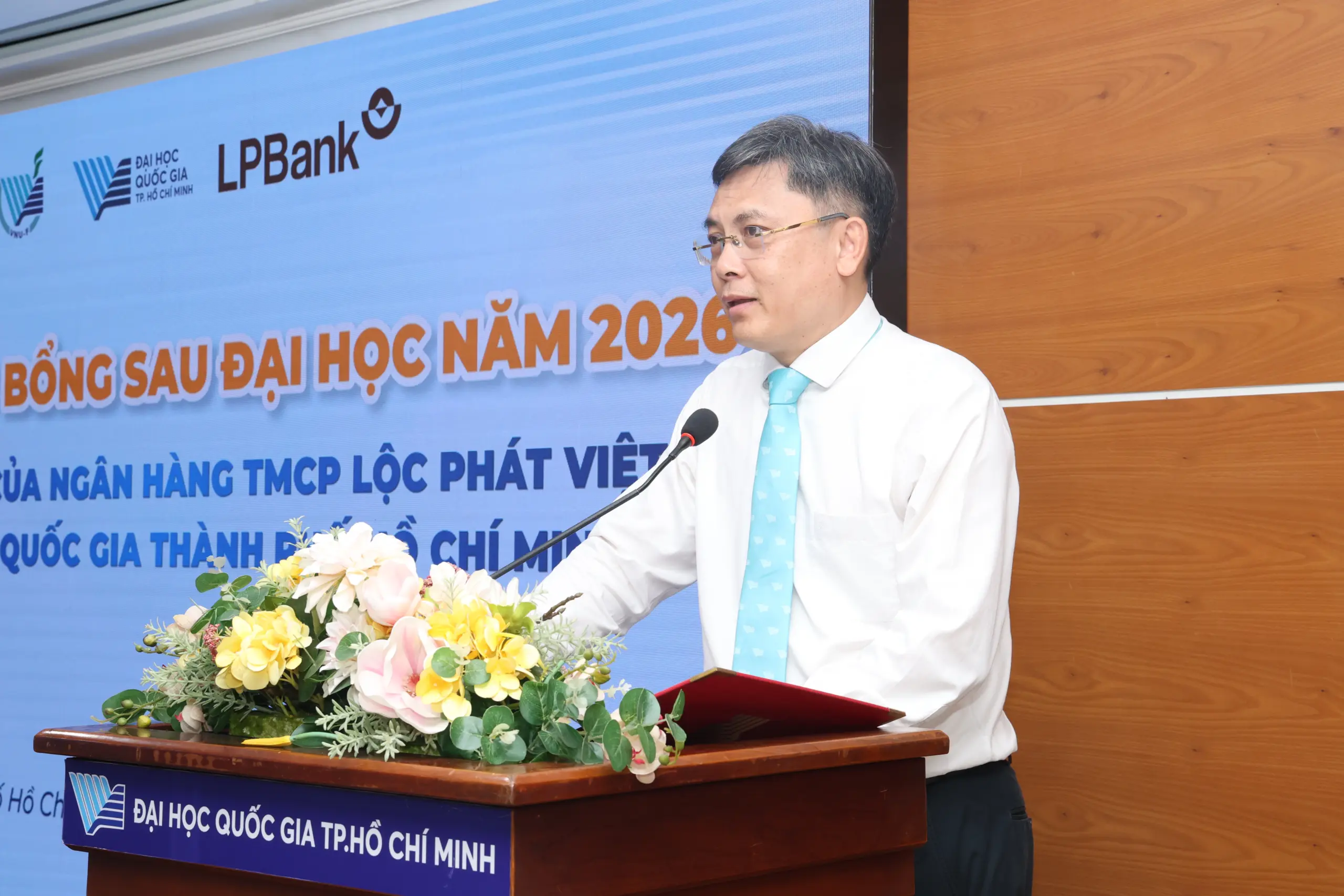 Trao 1,735 tỷ đồng học bổng cho học viên ĐHQG-HCM theo học lĩnh vực bán dẫn, thiết kế vi mạch - Gallery 2