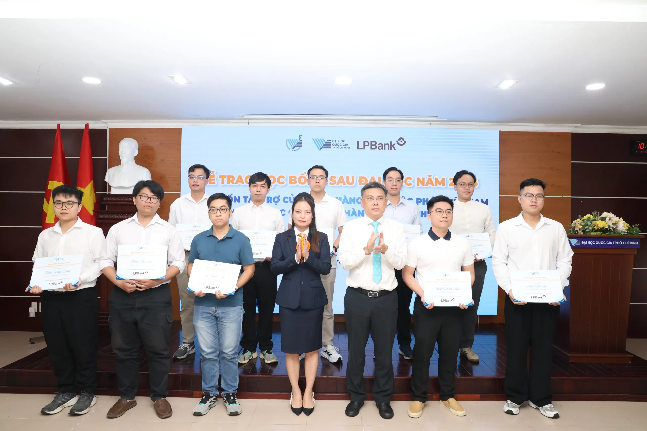 Trao 1,735 tỷ đồng học bổng cho học viên ĐHQG-HCM theo học lĩnh vực bán dẫn, thiết kế vi mạch - Gallery 3