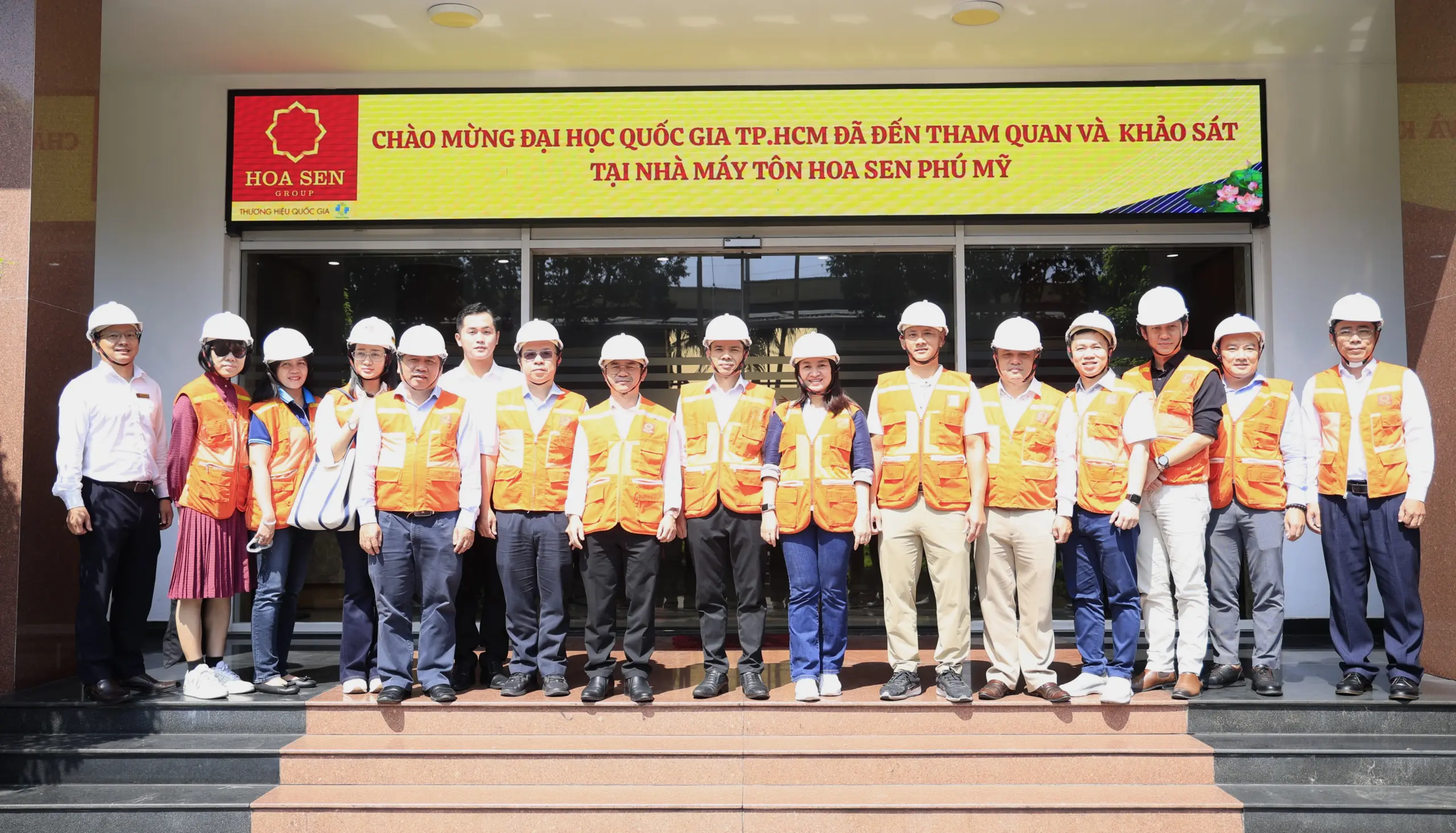 ĐHQG-HCM và Tập đoàn Hoa Sen hướng tới hợp tác giải quyết các bài toán từ thực tiễn sản xuất - Gallery 2