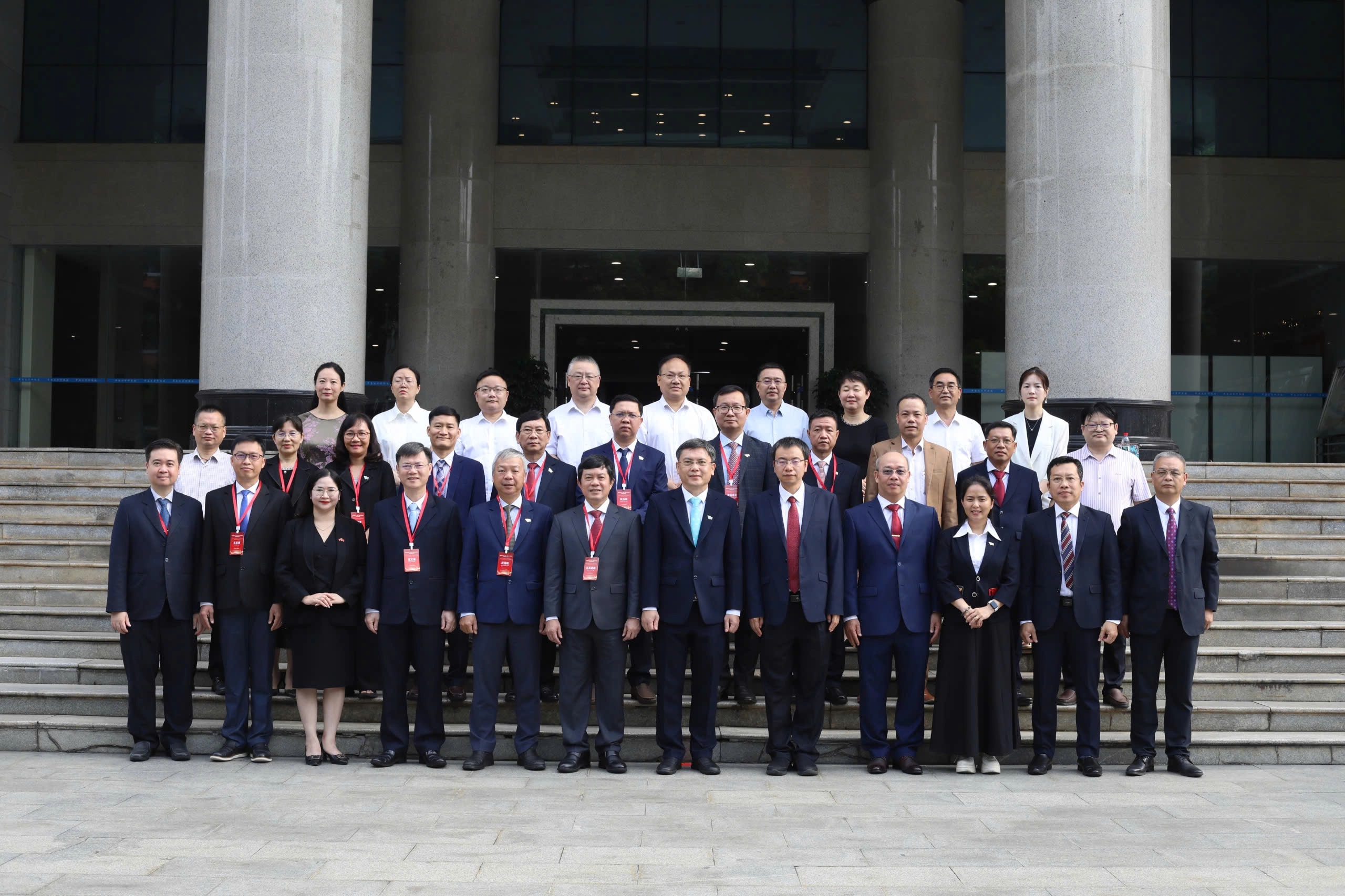 ĐHQG-HCM học tập kinh nghiệm quản trị đại học định hướng đổi mới sáng tạo tại Trung Quốc