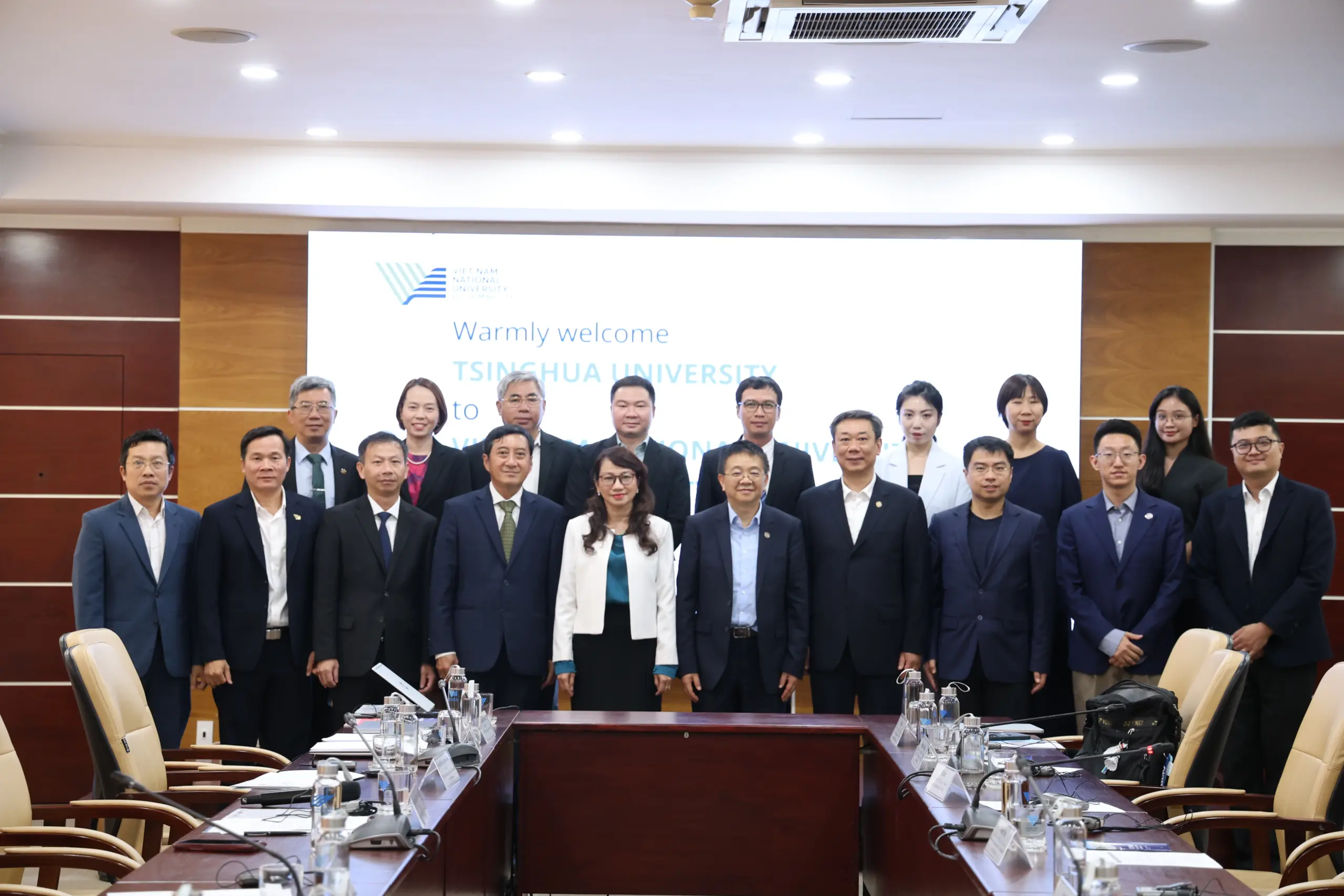ĐHQG-HCM và Đại học Thanh Hoa thúc đẩy hợp tác AI, MOOC và trao đổi sinh viên