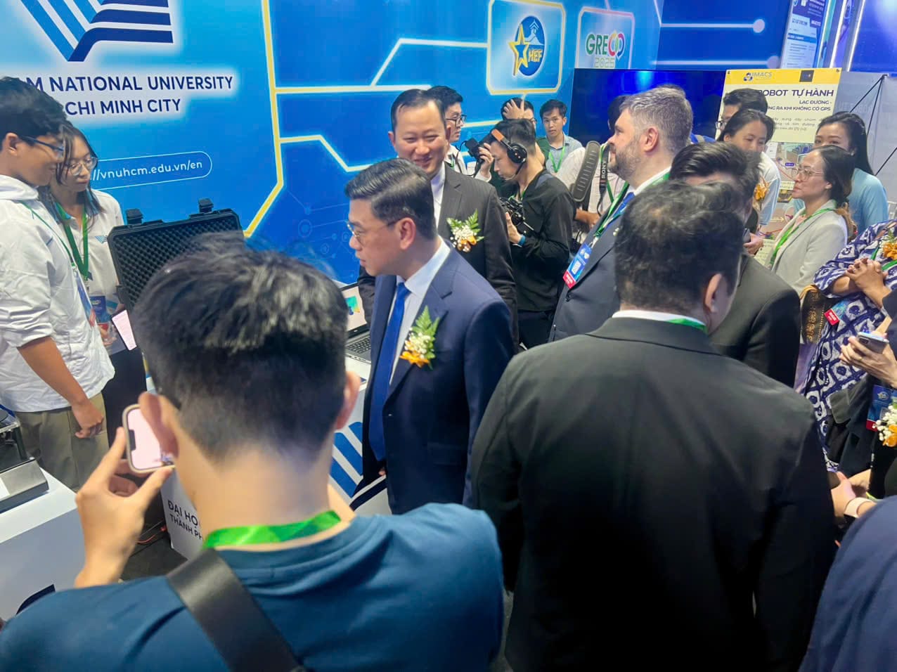 ĐHQG-HCM tham dự GRECO 2025: Giới thiệu công nghệ AI và robotics chiến lược